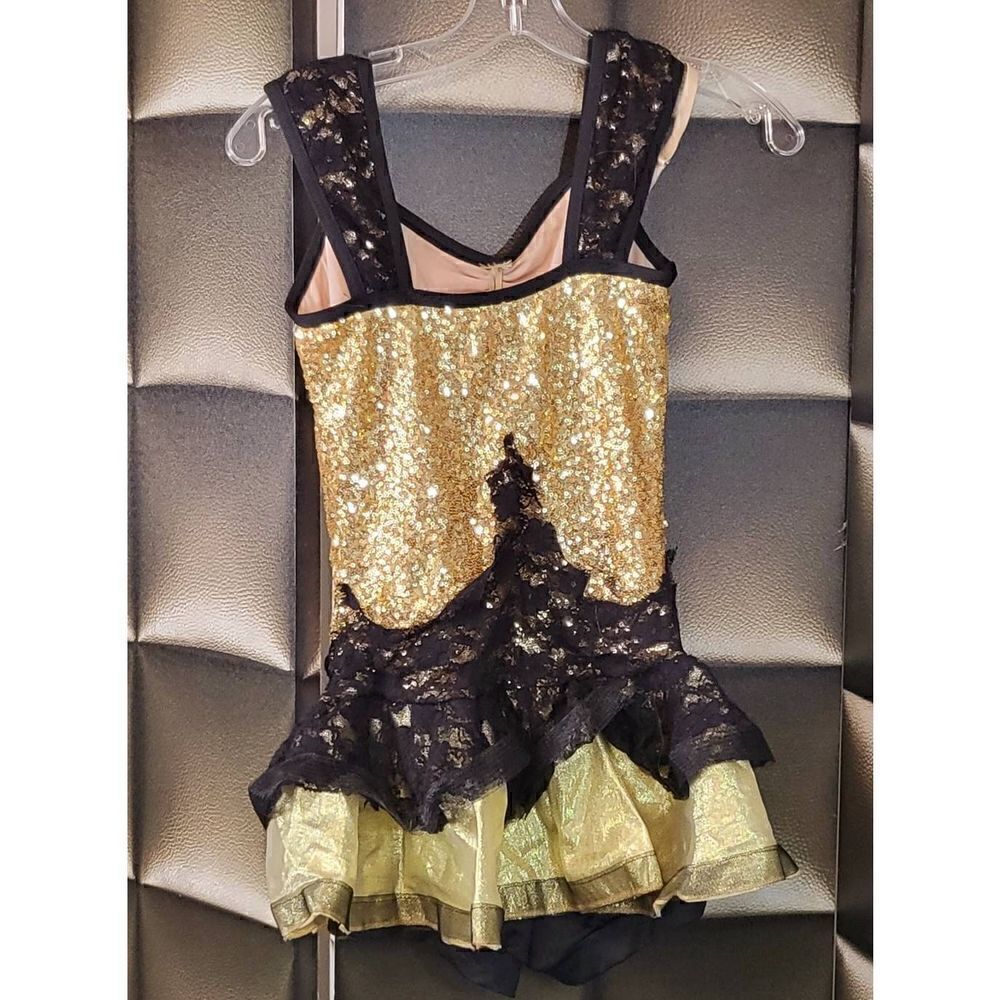 Dance costume   - Picture 3 of 3